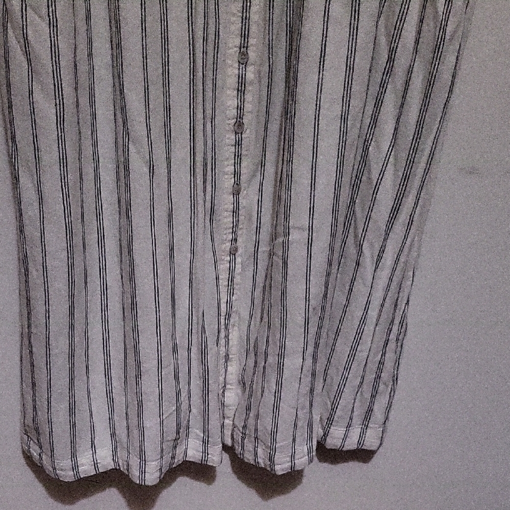 Striped White and Black Maxi Dress - Picture 4 of 6